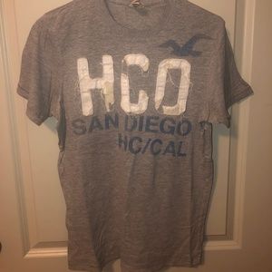 Hollister Graphic Tee